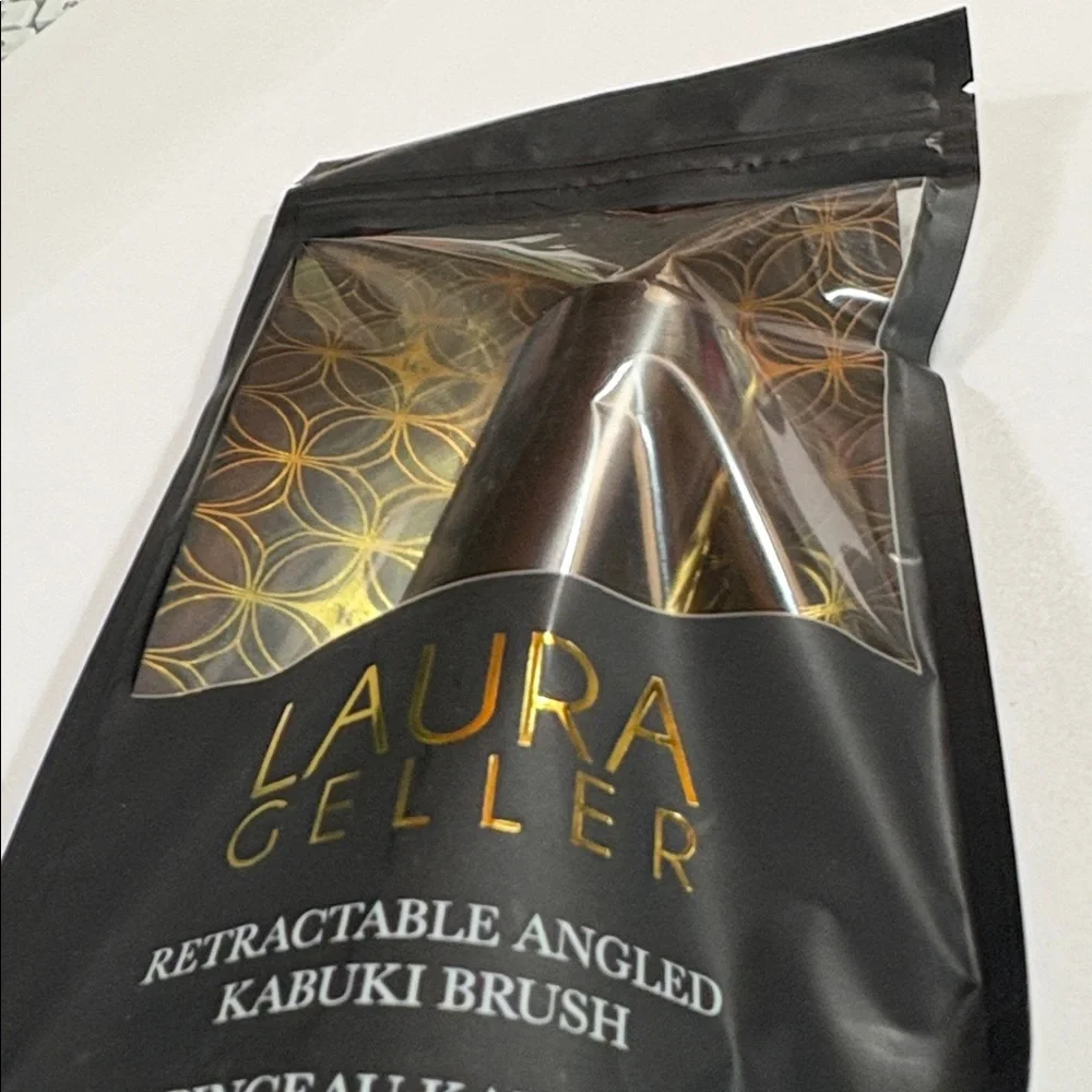 NWT Laura Geller Retractable Angled Kabuki Brush